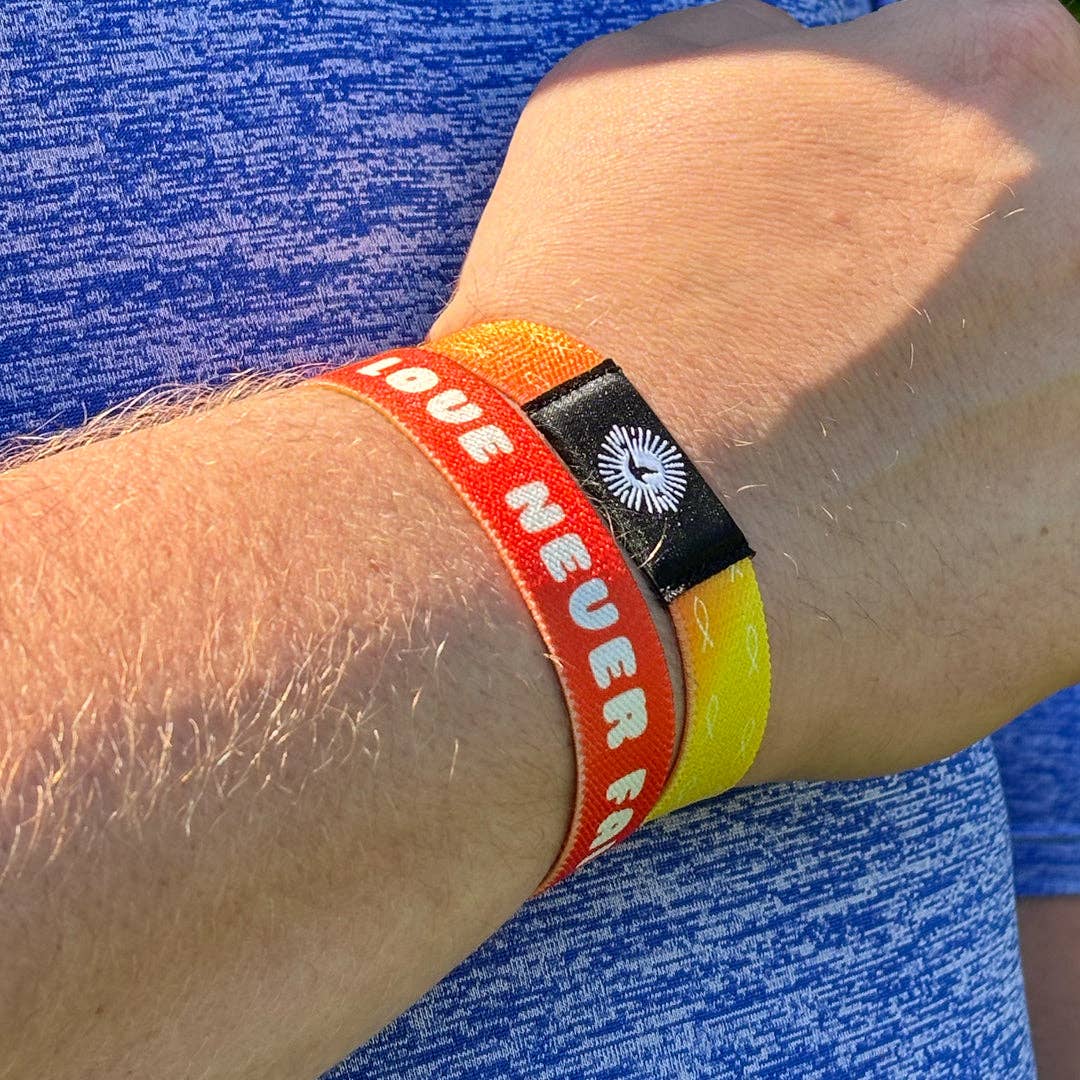 God's Love Never Fails NFC Bible Verse Bracelet: Free Luma