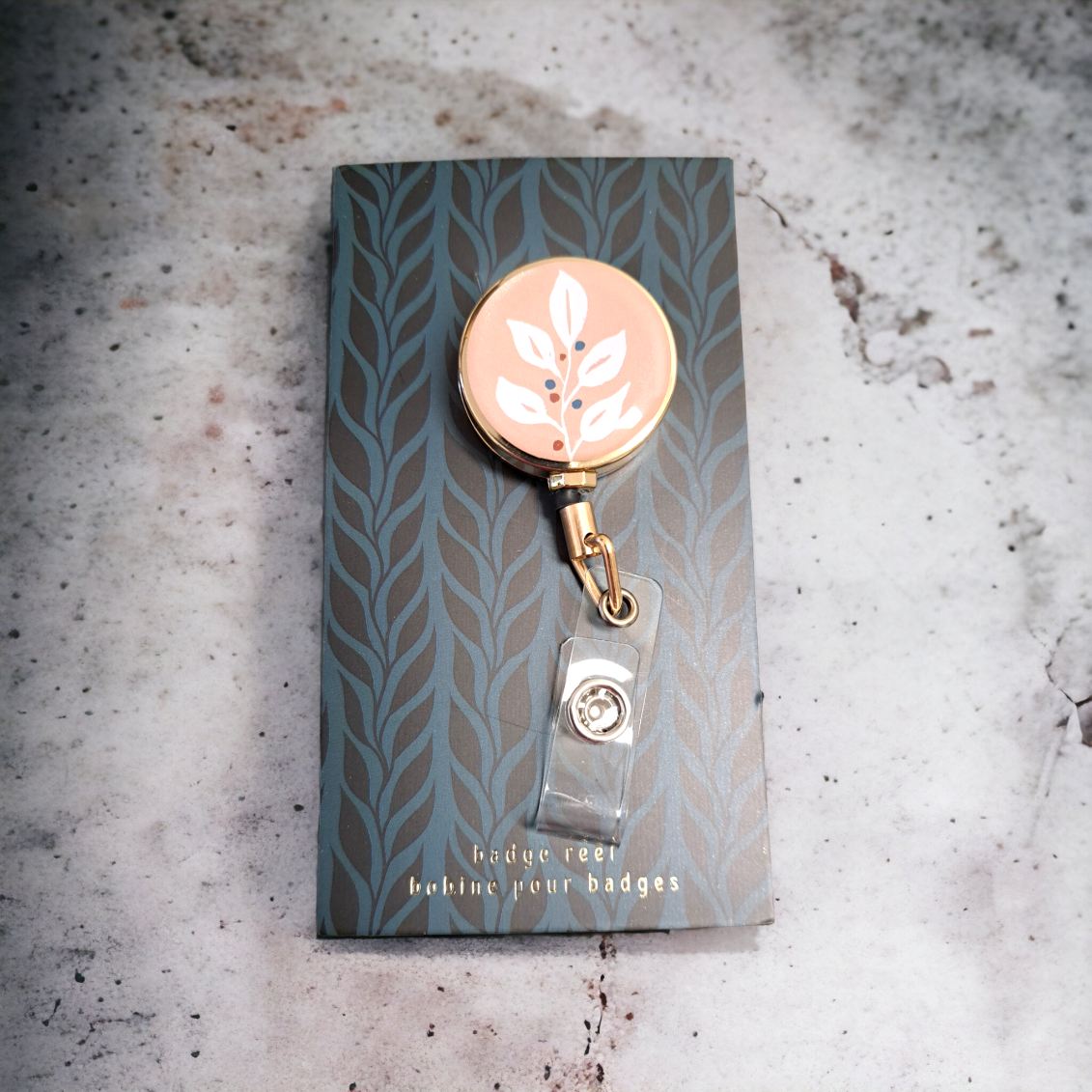 Avenue 9 Modista Badge Reel