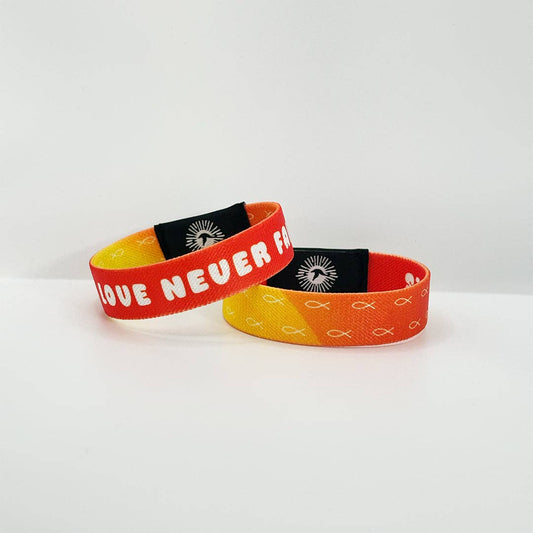 God's Love Never Fails NFC Bible Verse Bracelet: Free Luma