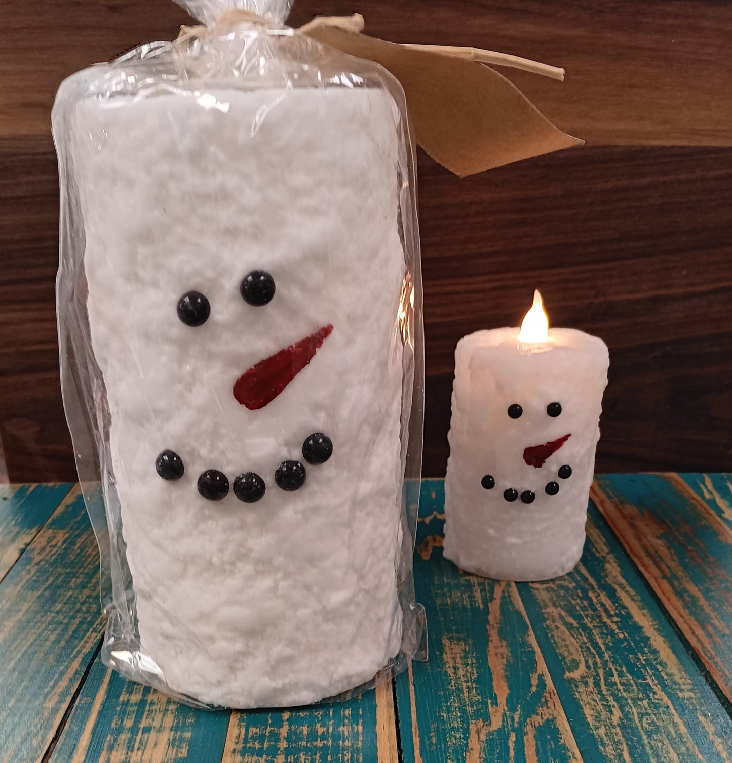 Essence Glow  Flameless Snowman Candle